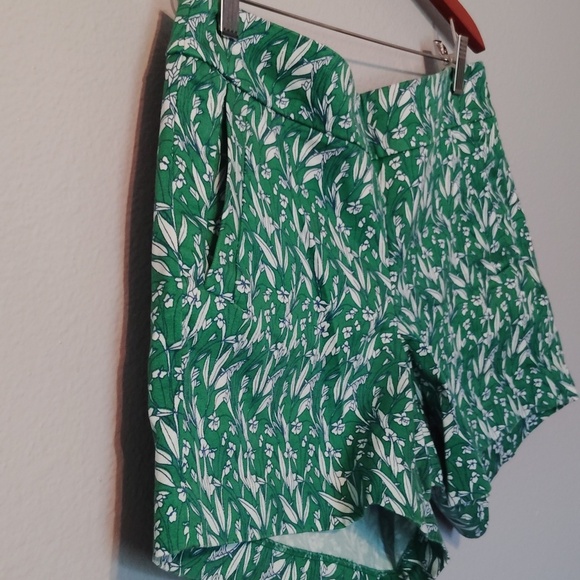 J. Crew Shorts Floral Green Size 10 - Picture 4 of 10